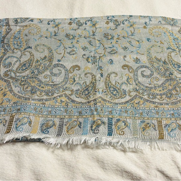 Pashmina Elegant Blue and Gold Patterned Scarf with short fringe New - Picture 5 of 7